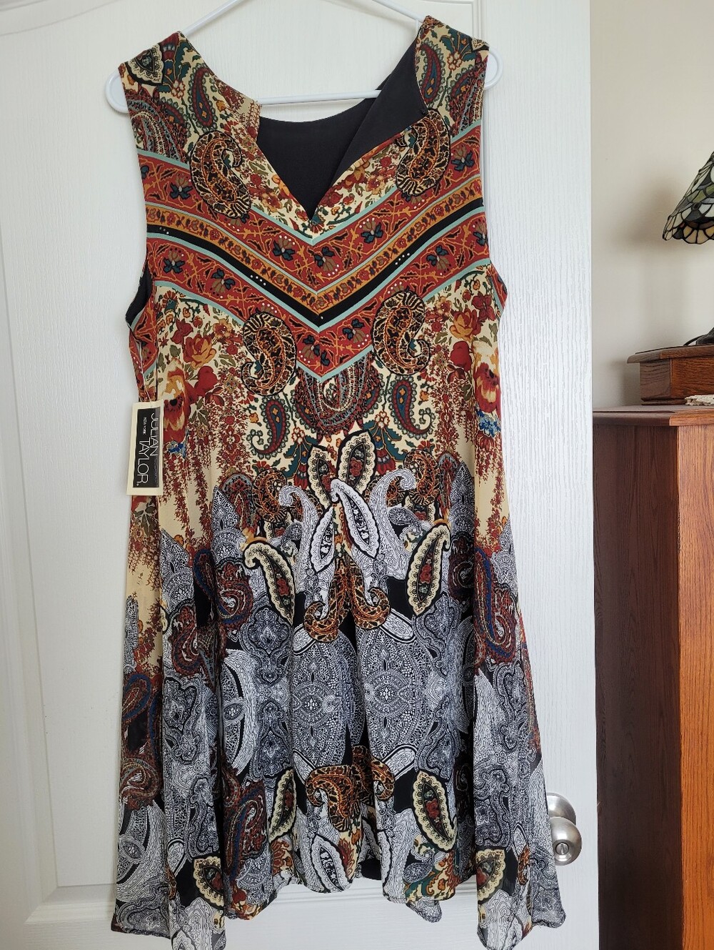 Sleeveless Paisley V-Neck A-Line Dress in Multi Colors